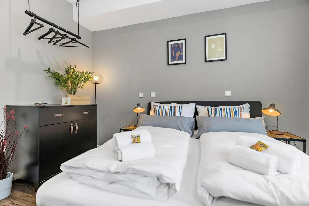 Luxomes - Stylish & New Design Apartment - Kitchen - Netflix Ingolstadt