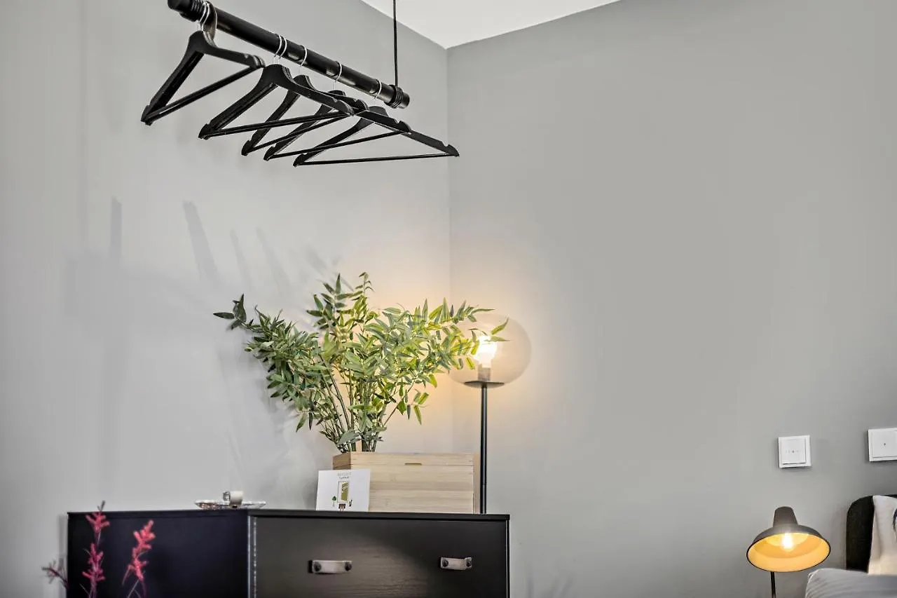 Luxomes - Stylish & New Design Apartment - Kitchen - Netflix Ingolstadt Germany